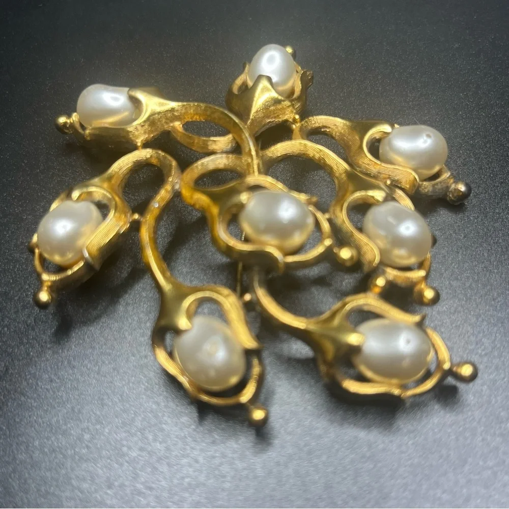 Vintage Tortilani gold tone faux pearl statement brooch large abstract - Picture 9 of 9
